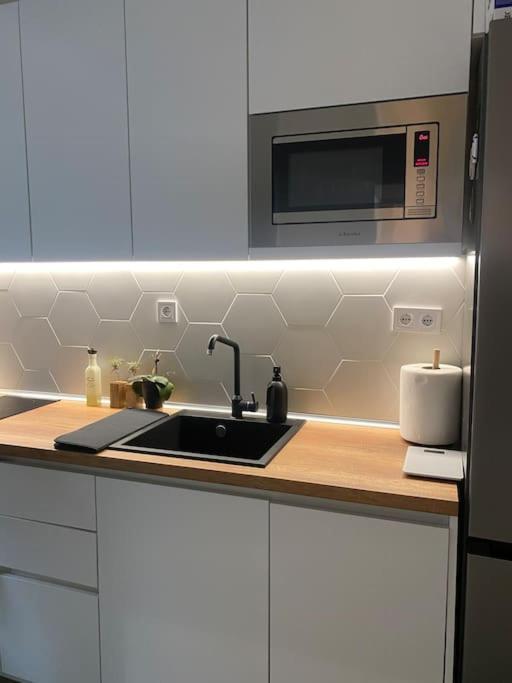 New Luxury Furnished Apartment - Beach, Varna Center & Fast Wi-Fi Zewnętrze zdjęcie