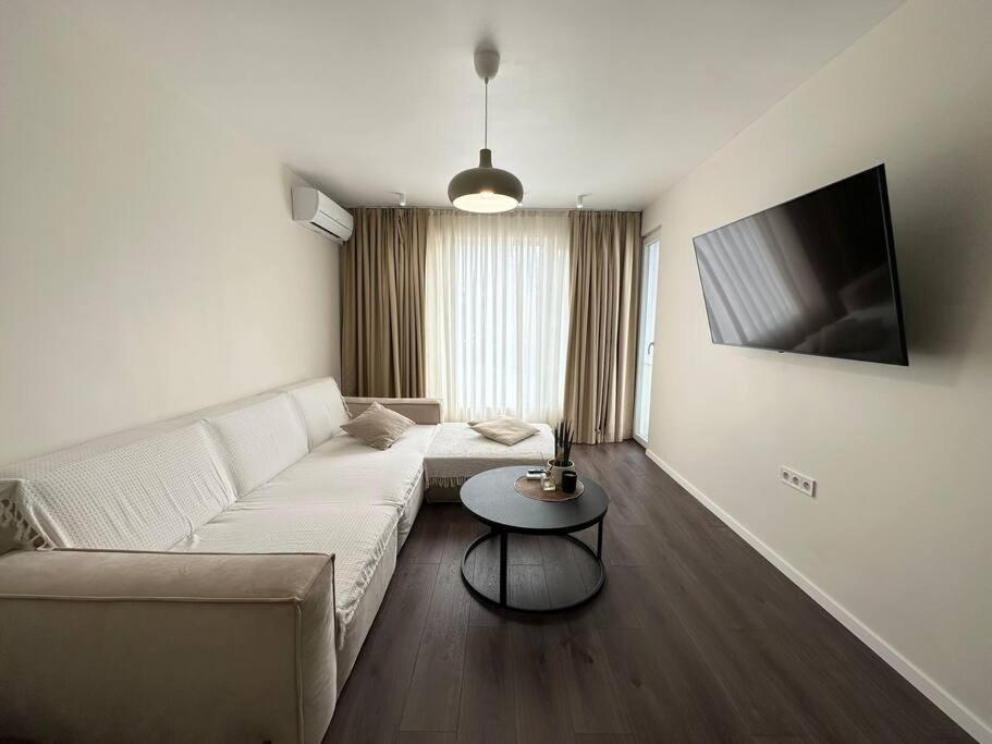 New Luxury Furnished Apartment - Beach, Varna Center & Fast Wi-Fi Zewnętrze zdjęcie