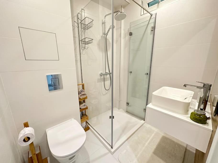 New Luxury Furnished Apartment - Beach, Varna Center & Fast Wi-Fi Zewnętrze zdjęcie
