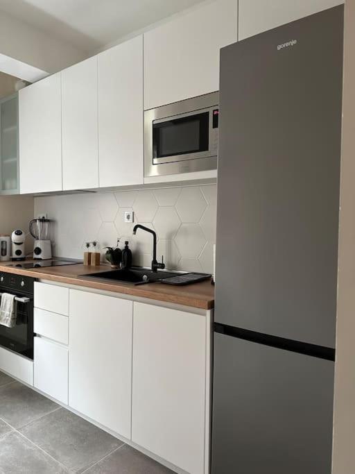 New Luxury Furnished Apartment - Beach, Varna Center & Fast Wi-Fi Zewnętrze zdjęcie