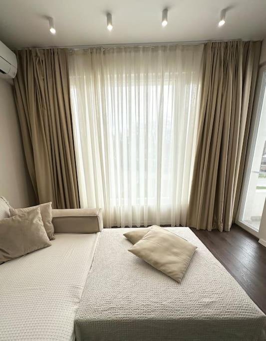 New Luxury Furnished Apartment - Beach, Varna Center & Fast Wi-Fi Zewnętrze zdjęcie