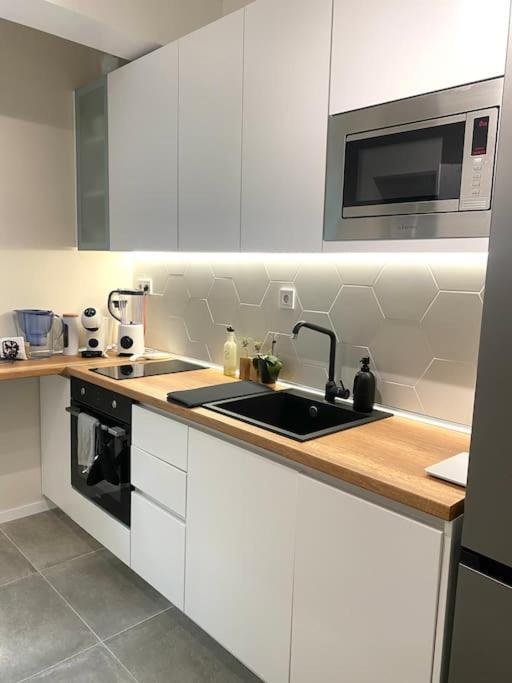 New Luxury Furnished Apartment - Beach, Varna Center & Fast Wi-Fi Zewnętrze zdjęcie
