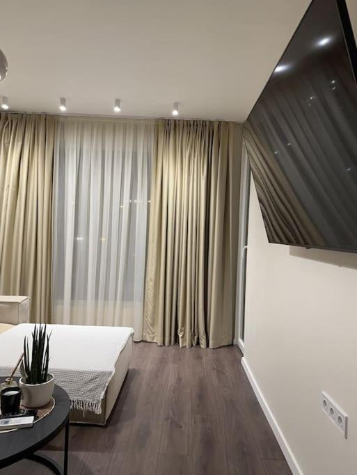 New Luxury Furnished Apartment - Beach, Varna Center & Fast Wi-Fi Zewnętrze zdjęcie